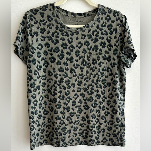 Lucky Brand Green Cheetah Print Short Sleeve T-Shirt, Size Medium - Picture 1 of 16